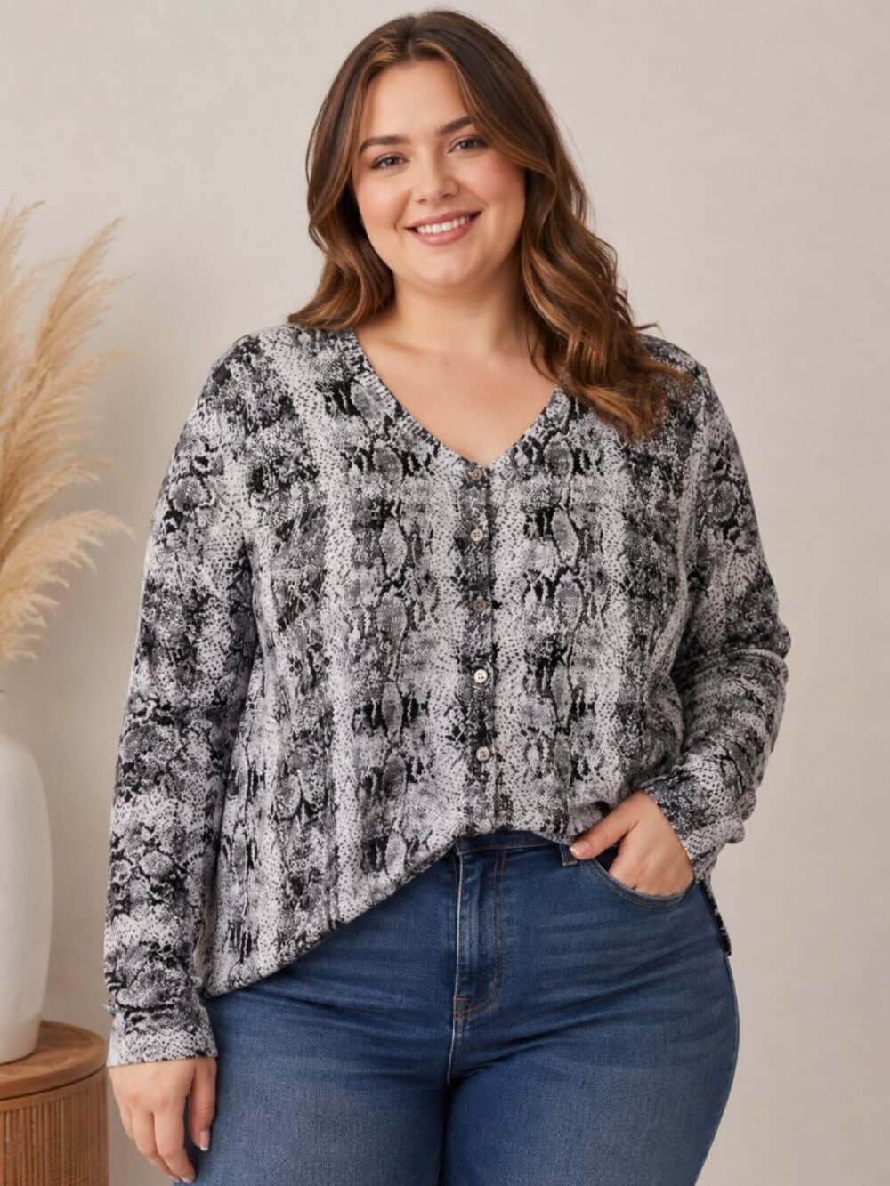 Scott Taylor 1X Black Gray Animal Print Cardigan Sweater Silver Metallic Thread